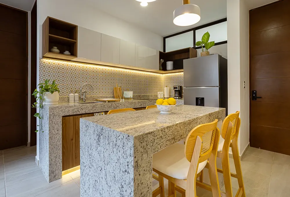 Comparación antes y después de una foto inmobiliaria